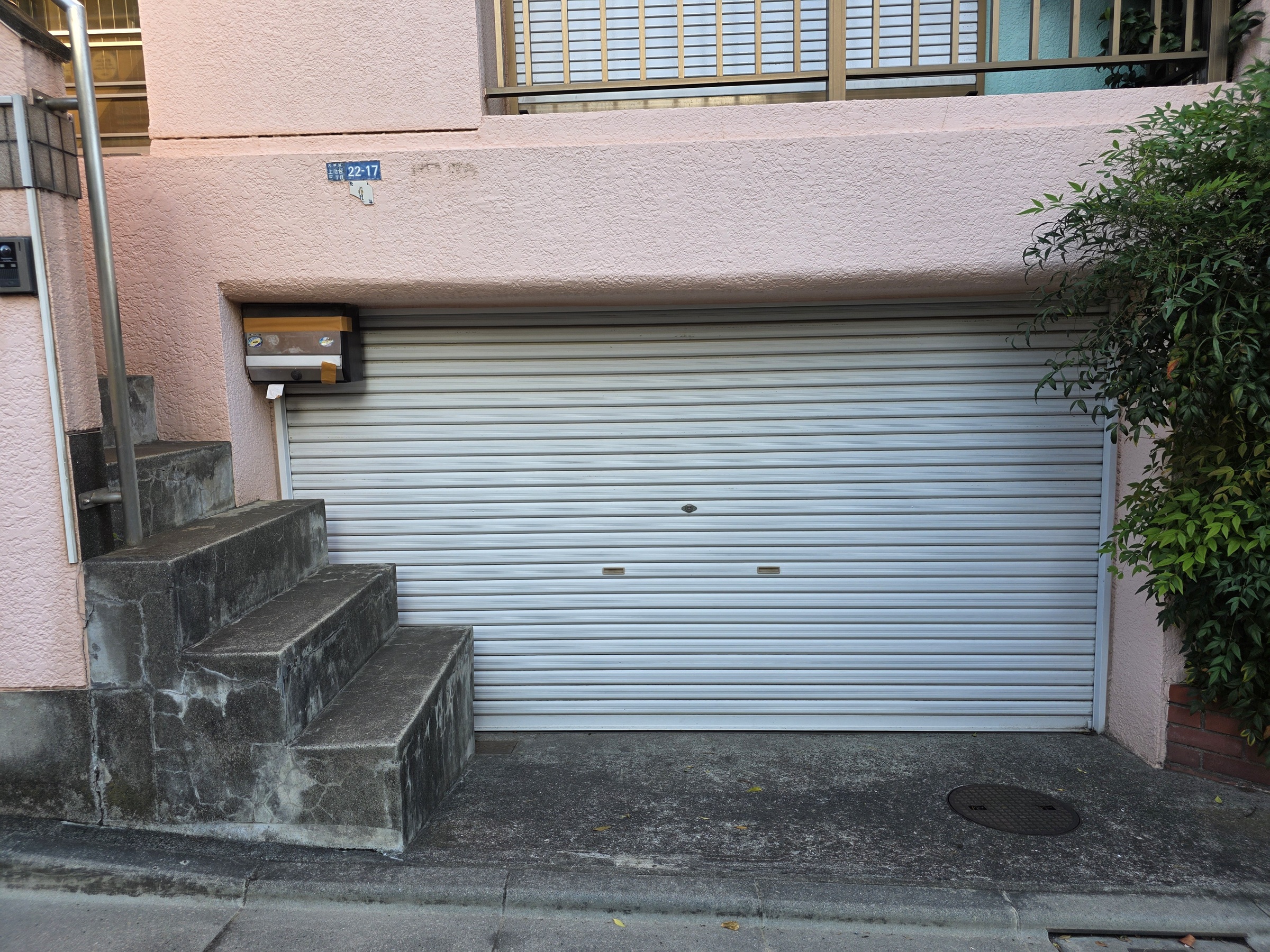 シャッターガレージ