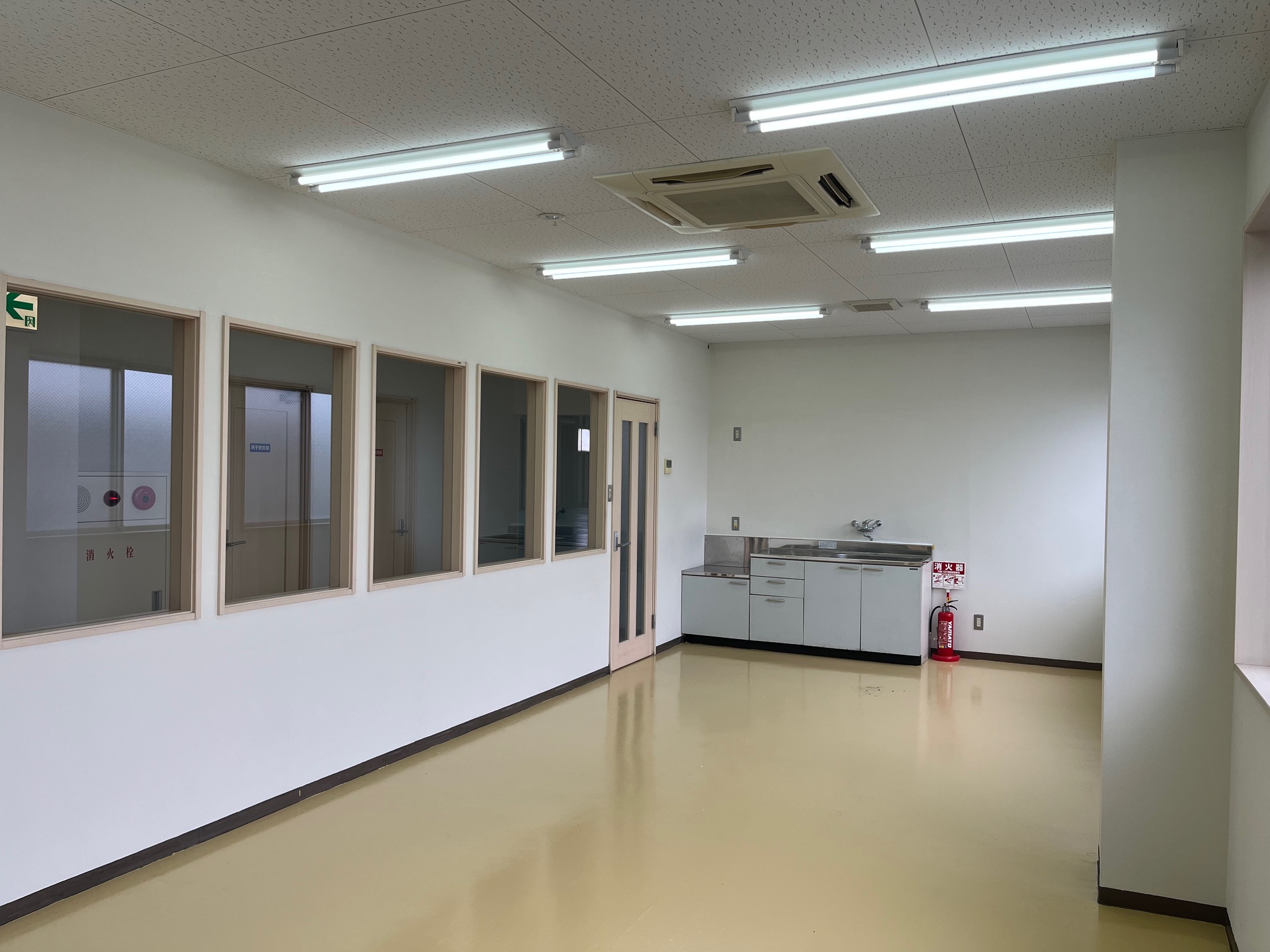 1階 (内装) 1階 (内装)